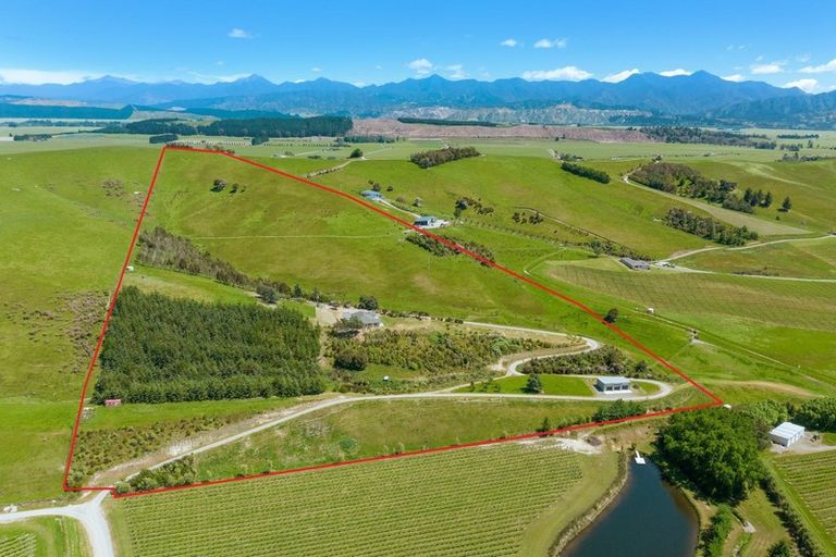 Photo of property in 670 Hawkesbury Road, Hawkesbury, Blenheim, 7272