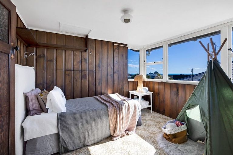 Photo of property in 4 Kitchener Terrace, Moturoa, New Plymouth, 4310