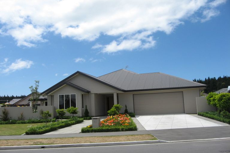 Photo of property in 40 Foresters Crescent, Parklands, Christchurch, 8083