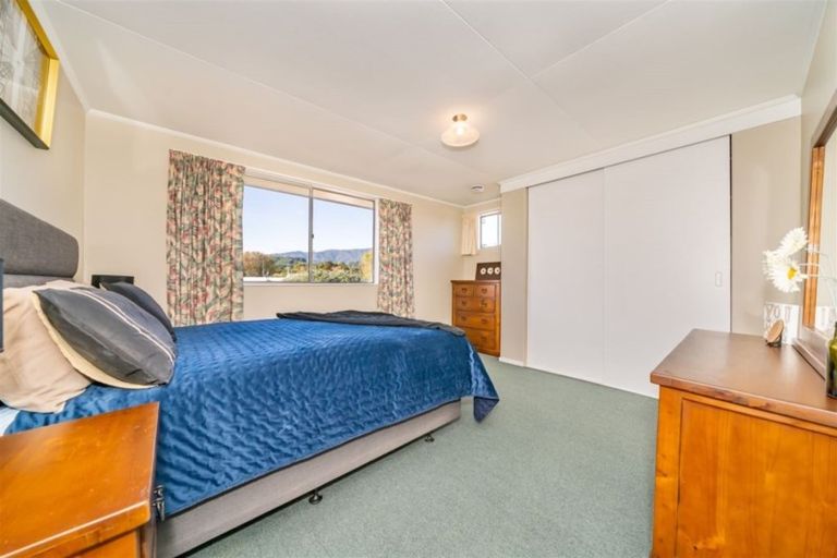 Photo of property in 35 Clouston Park Road, Clouston Park, Upper Hutt, 5018