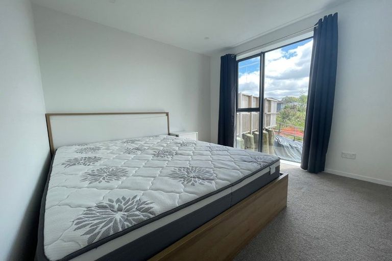 Photo of property in 201/553c Glenfield Road, Glenfield, Auckland, 0629