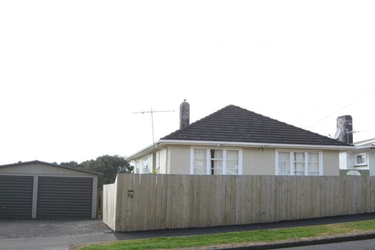 Photo of property in 28 Endeavour Street, Marfell, New Plymouth, 4310