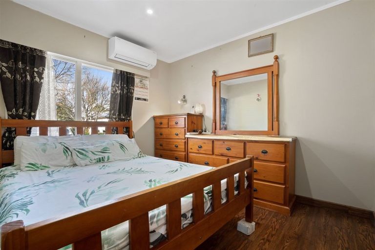 Photo of property in 2/1 Rakaia Rise, Clover Park, Auckland, 2019