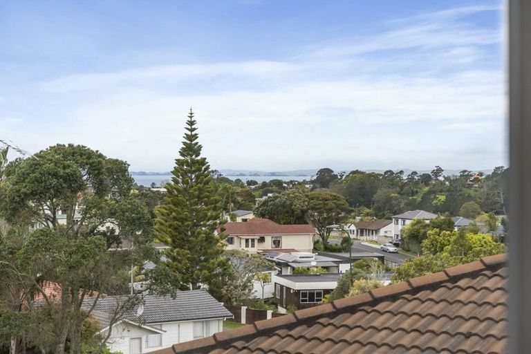 Photo of property in 8 Lingham Crescent, Torbay, Auckland, 0630