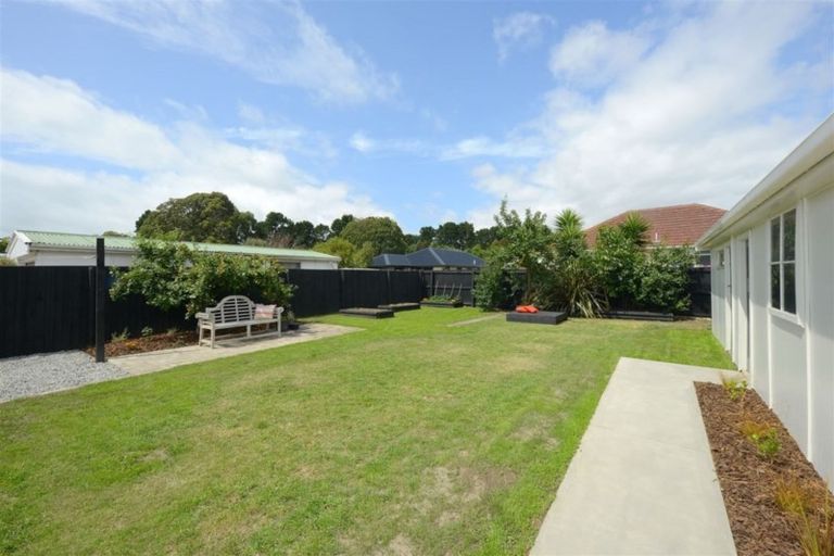 Photo of property in 96 Bickerton Street, Wainoni, Christchurch, 8061