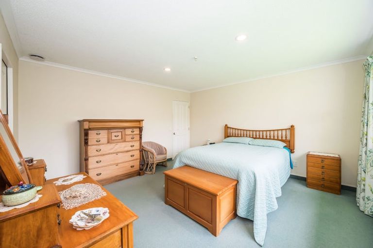 Photo of property in 2 Charnwood Grove, Waikanae, 5036