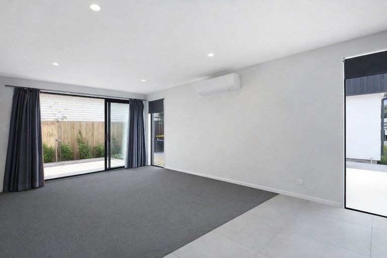 Photo of property in 2/135 Hills Road, Edgeware, Christchurch, 8013