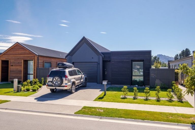 Photo of property in 9 Mount Creighton Crescent, Wanaka, 9305