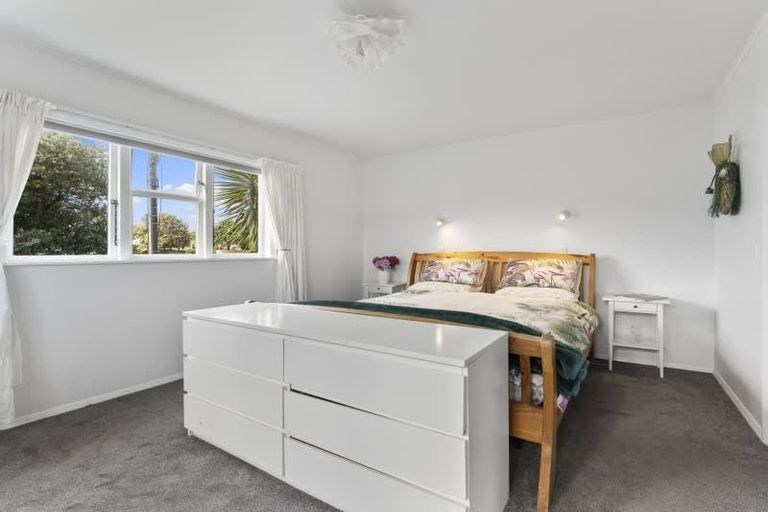 Photo of property in 1 Goldsborough Avenue, Raumati Beach, Paraparaumu, 5032
