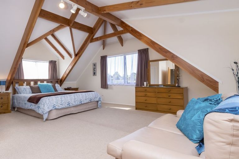 Photo of property in 6 Channing Crescent, Botany Downs, Auckland, 2010