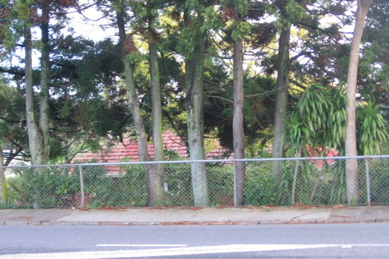 Photo of property in 251 Titirangi Road, Titirangi, Auckland, 0604