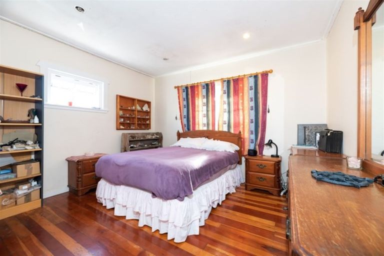 Photo of property in 119 Mcleod Road, Te Atatu South, Auckland, 0610