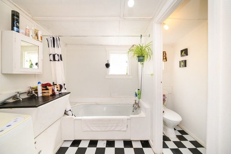 Photo of property in 9 Lambert Street, Marton, 4710