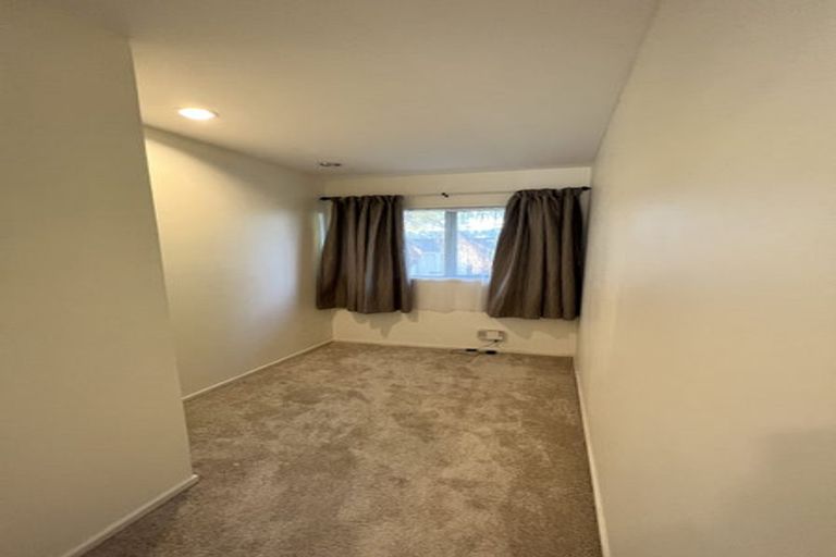 Photo of property in 2a Castor Bay Road, Castor Bay, Auckland, 0620