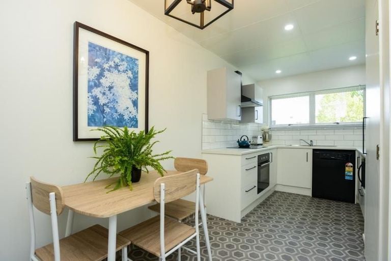 Photo of property in 1/8 Lee Road, Taradale, Napier, 4112