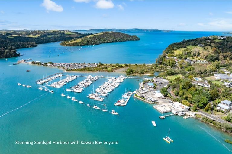 Photo of property in 1184 Sandspit Road, Sandspit, Warkworth, 0982