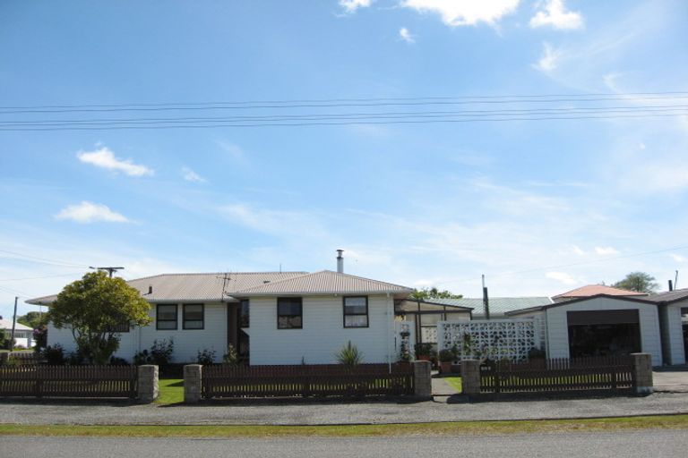 Photo of property in 130 Russell Street, Westport, 7825