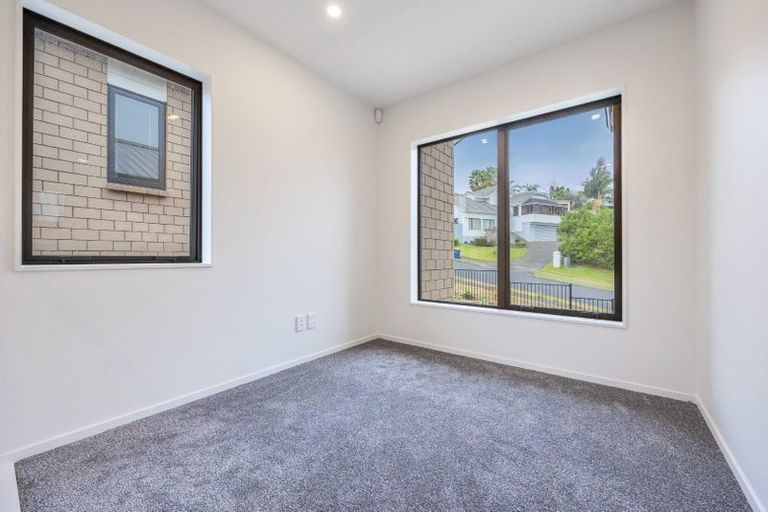 Photo of property in 13c Tenbless Court, Unsworth Heights, Auckland, 0632