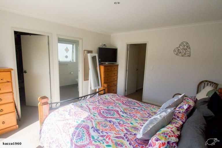 Photo of property in 5 Hamon Place, Pukehangi, Rotorua, 3015