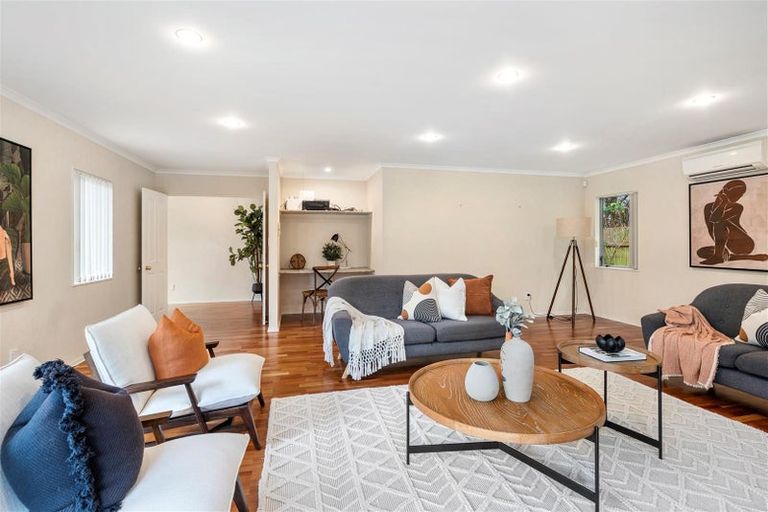 Photo of property in 16 Capricorn Place, Kawaha Point, Rotorua, 3010