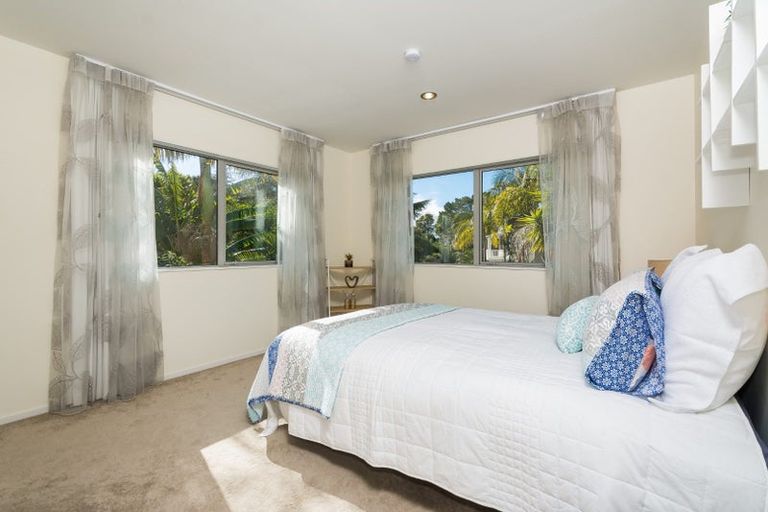 Photo of property in 1/76 Glamorgan Drive, Torbay, Auckland, 0630