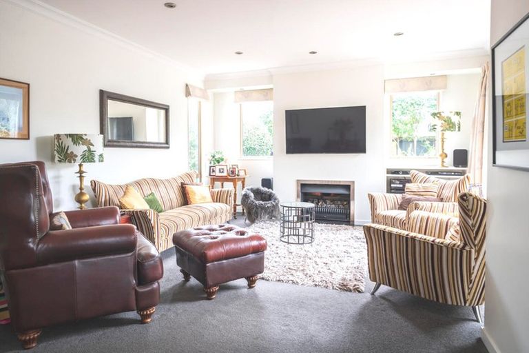 Photo of property in 38 Chateau Drive, Burnside, Christchurch, 8053