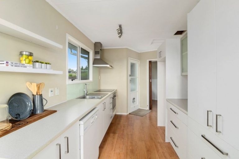Photo of property in 8 Browning Crescent, Owhata, Rotorua, 3010