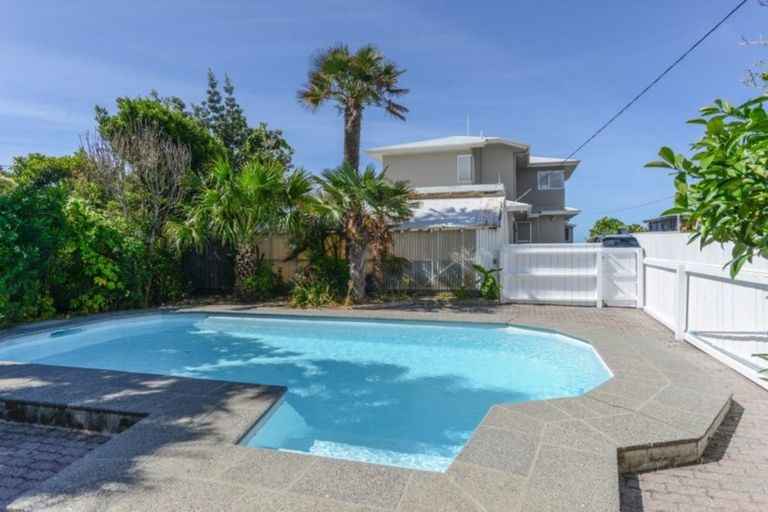 Photo of property in 243 Clifton Road, Te Awanga, 4102