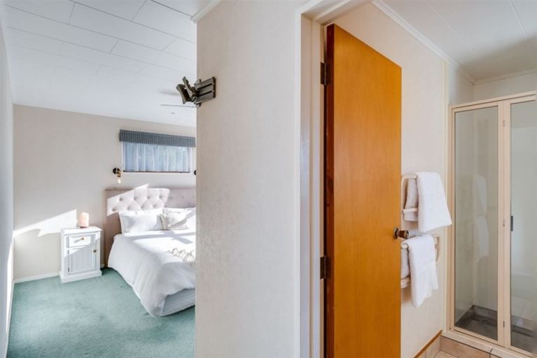 Photo of property in 58 Le Quesne Road, Bay View, Napier, 4104