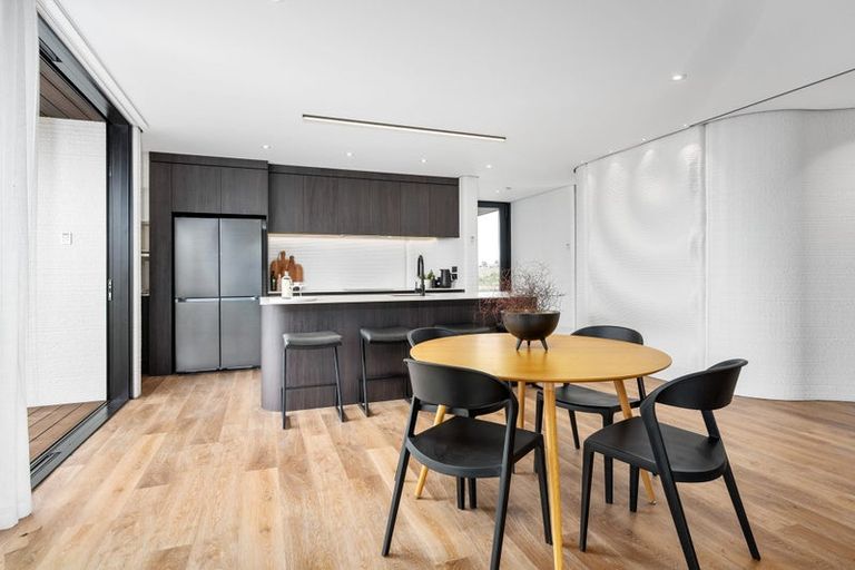 Photo of property in 2/1 City View Terrace, Birkenhead, Auckland, 0626