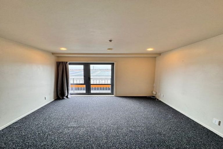 Photo of property in 3p/10 Crown Lynn Place, New Lynn, Auckland, 0600
