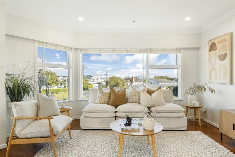 Photo of property in 3/19 Lake Pupuke Drive, Takapuna, Auckland, 0622