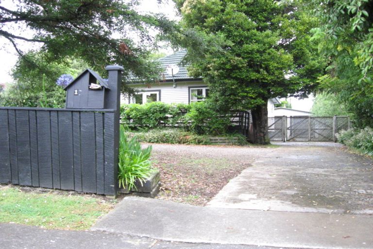 Photo of property in 18 Walmsley Road, Mangere, Auckland, 2022