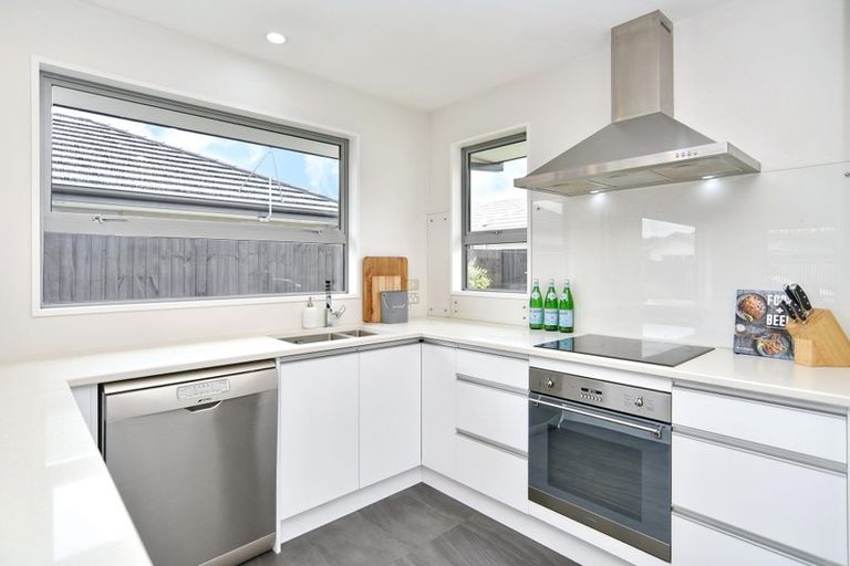 Photo of property in 11 Robalan Close, Halswell, Christchurch, 8025