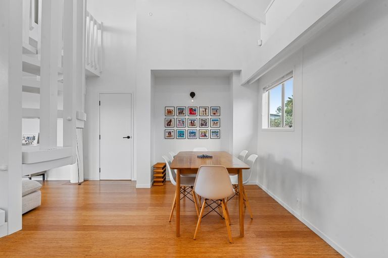 Photo of property in 43 Cumberland Street, Leigh, 0985