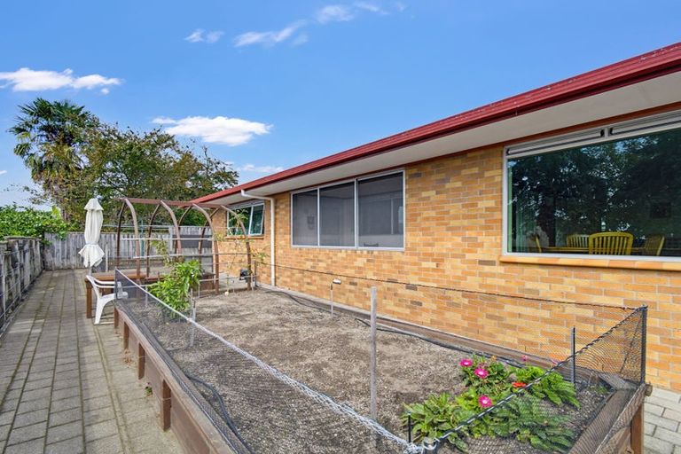 Photo of property in 25 Barraud Place, Pukehangi, Rotorua, 3015