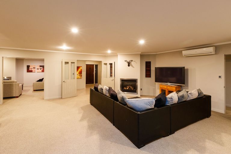 Photo of property in 5 Silkwood Place, Fitzherbert, Palmerston North, 4410