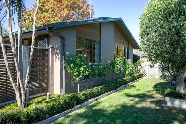 Photo of property in 15 Bowen Street, Cambridge, 3434