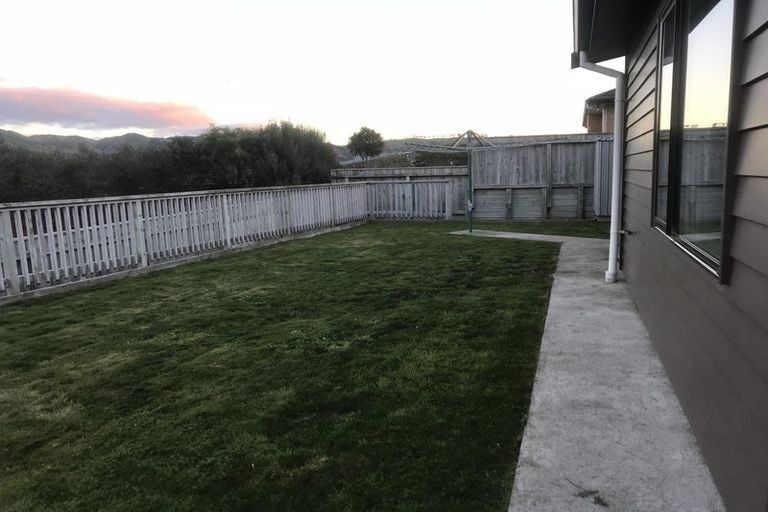 Photo of property in 77 Te Puia Drive, Aotea, Porirua, 5024