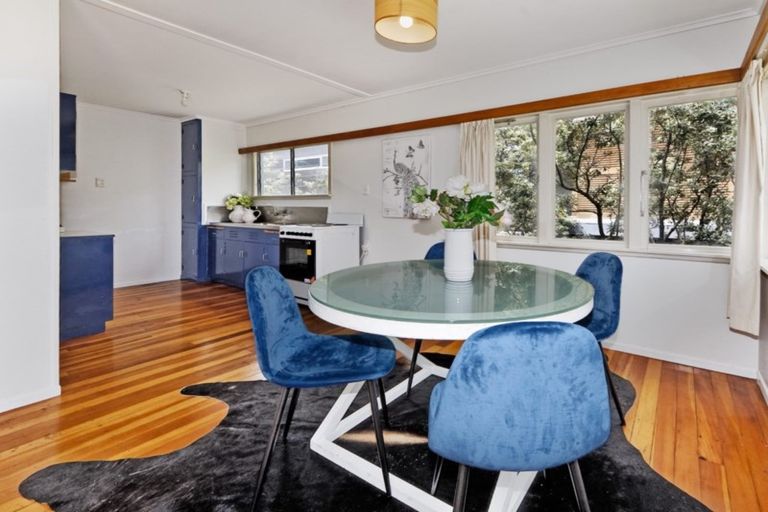 Photo of property in 22 North Piha Road, Piha, New Lynn, 0772