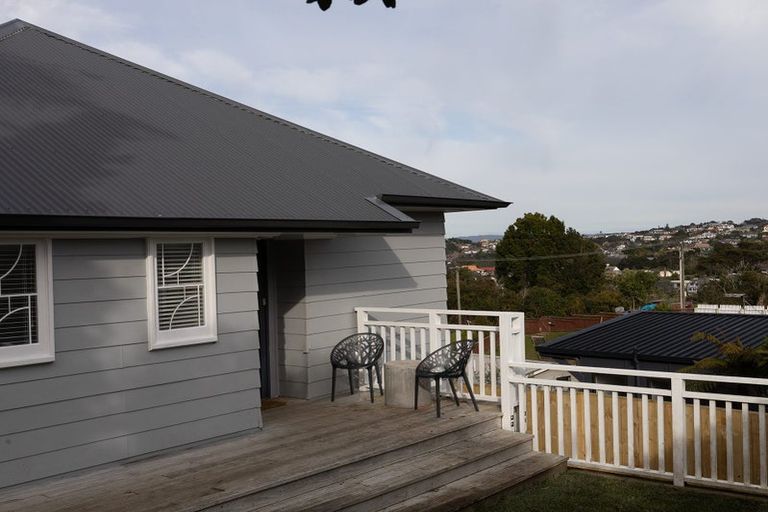 Photo of property in 1/27 Huka Road, Birkenhead, Auckland, 0626