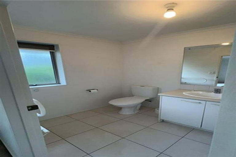 Photo of property in 5 Stratford Road, Manurewa, Auckland, 2105