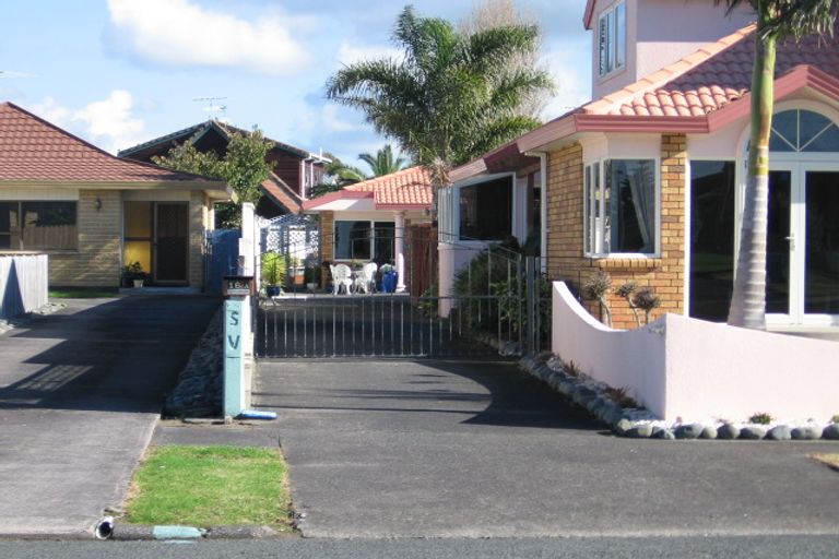 Photo of property in 16 Pine Road, Orewa, 0931