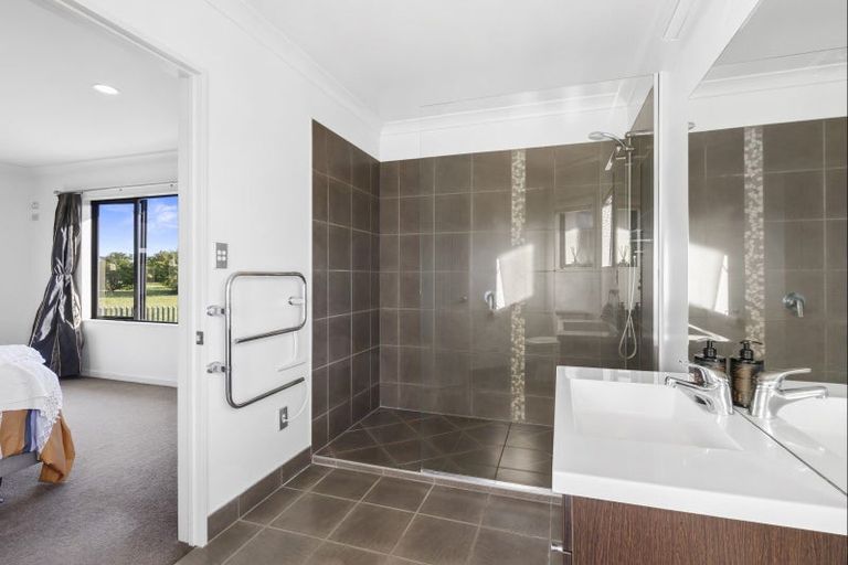 Photo of property in 65 Oaklands Drive, Cambridge, 3434