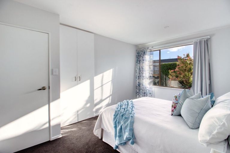 Photo of property in 2/10 Montclare Avenue, Ilam, Christchurch, 8041