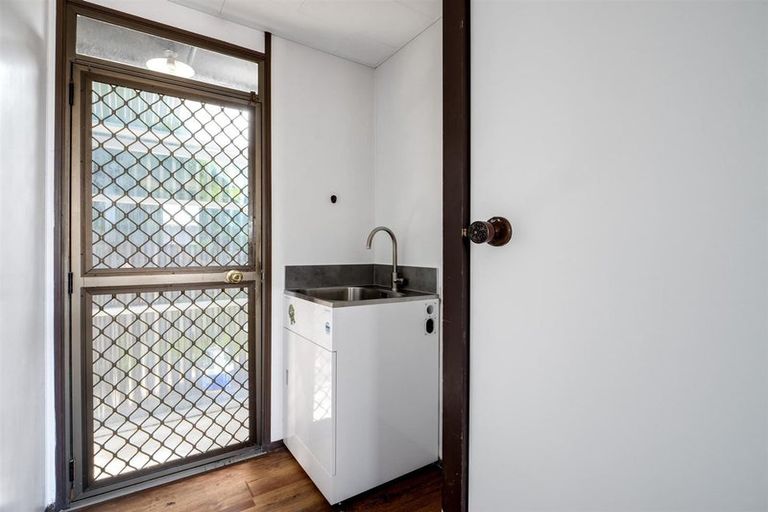 Photo of property in 8a Queenspark Drive, Parklands, Christchurch, 8083