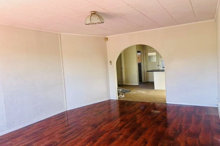 Photo of property in 5 Caribbean Drive, Unsworth Heights, Auckland, 0632