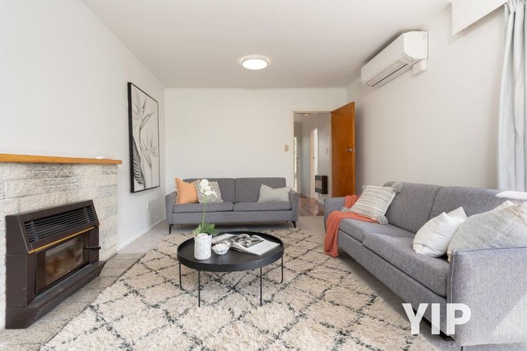 Photo of property in 114 Newlands Road, Newlands, Wellington, 6037