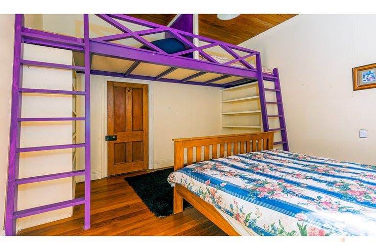 Photo of property in 70 Parsonage Road, Waimate, 7978