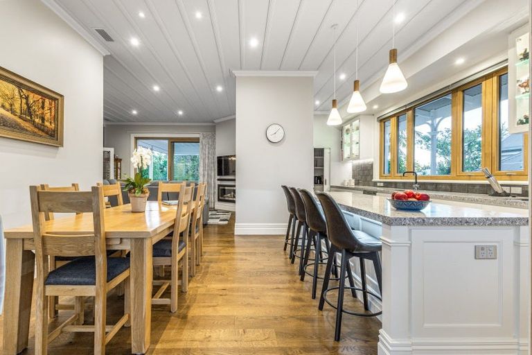 Photo of property in 48 Stanley Point Road, Stanley Point, Auckland, 0624